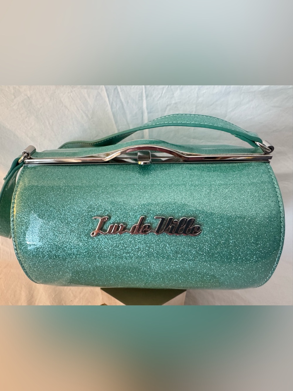 EUC Like New! 
Lux de Ville Sparkling Mint Barrel Wristlet